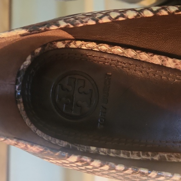 Tory Burch Astoria Leather Snakeskin Print Wedges. - Picture 6 of 11